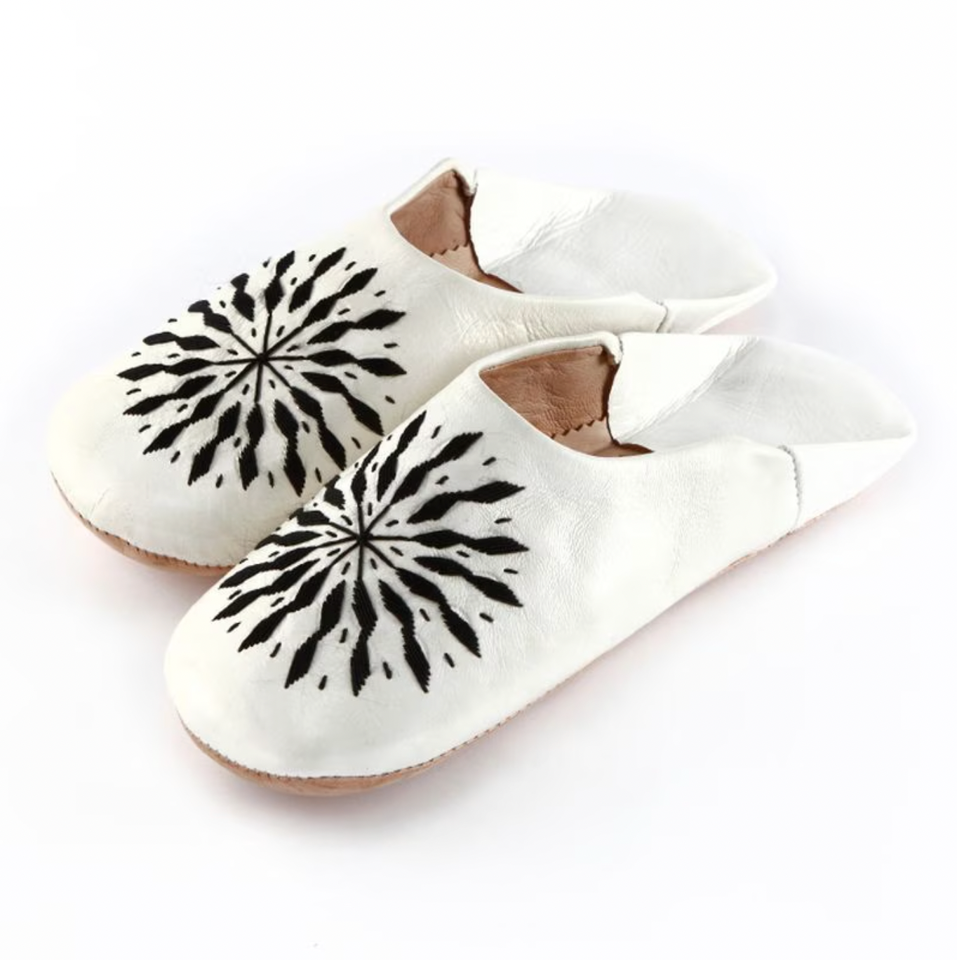 Embroidered babouche White x Black