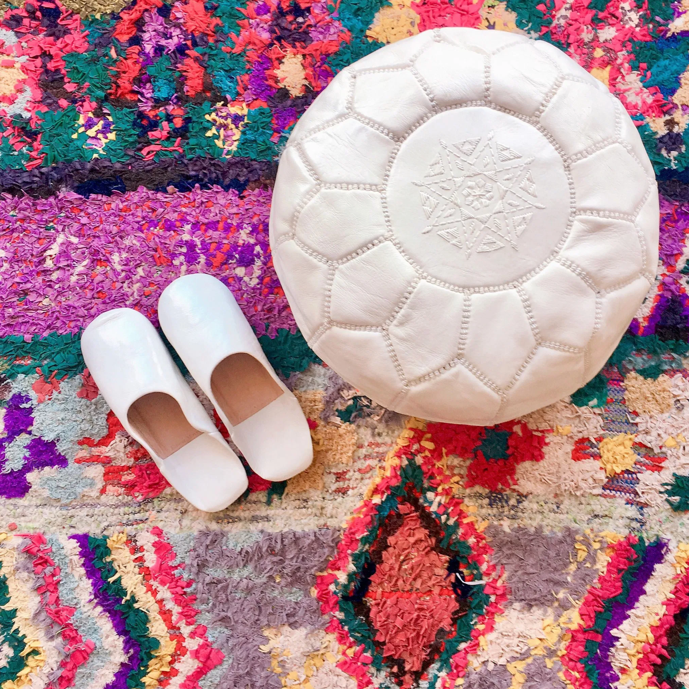 Leather pouf M Gray x White